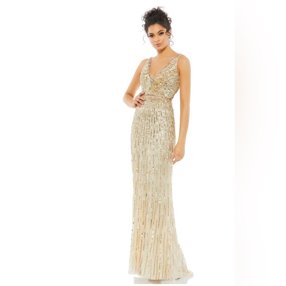 NWT Mac Duggal Sequin Embellished Elegant Sleeveless Evening Gown 8